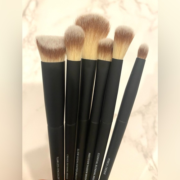 Lithe Everyday Brush Set - Picture 5 of 9